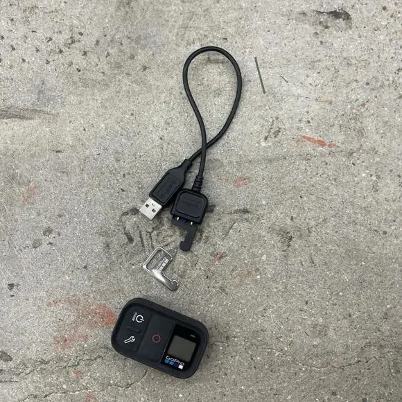 GoPro RMMW2 Wireless Remote Control With LED Display H74 - Picture 2 of 2